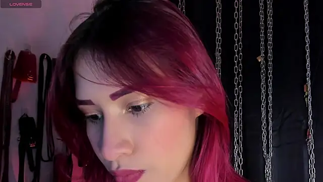 Snapshot of charrlotte_quinn chatting on May 28, 12:35 pm charrlotte quinn online show from May 28, 12:35 pm