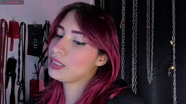 Snapshot of charrlotte_quinn chatting on June 2, 1:02 pm charrlotte quinn online show from June 2, 1:02 pm