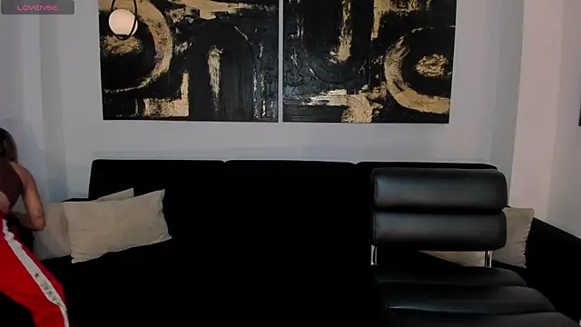 Snapshot of MollySundersX chatting on October 4, 3:15 am MollySundersX online show from October 4, 3:15 am