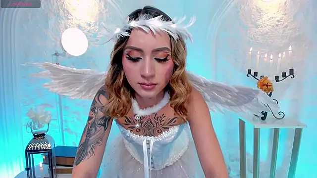 Snapshot of MollySundersX chatting on October 23, 9:35 pm MollySundersX online show from October 23, 9:35 pm