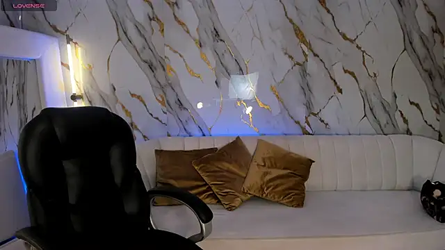 MollySundersX online show from March 7, 5:04 am