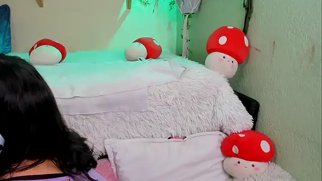 MiaaRose online show from November 26, 5:03 pm