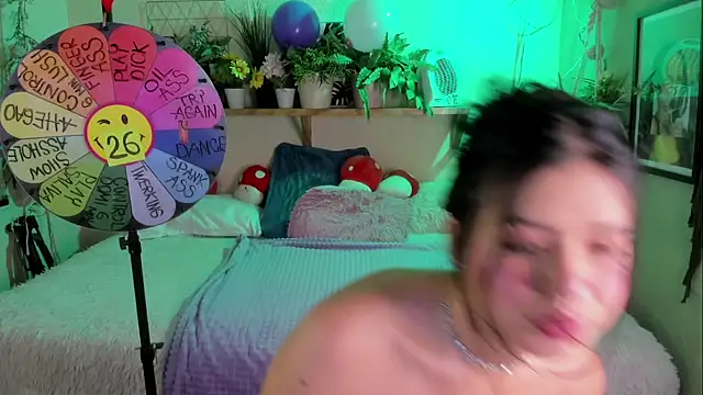 MiaaRose online show from December 5, 5:20 pm