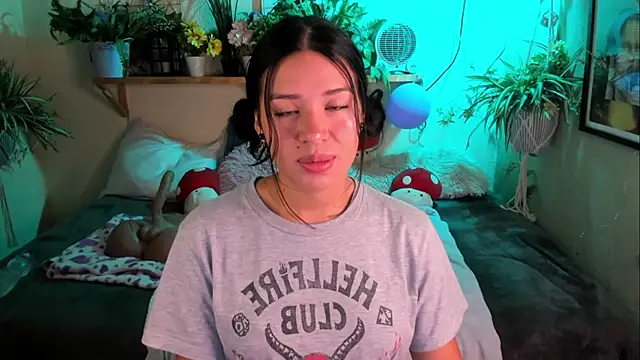 Snapshot of MiaaRose chatting on March 24, 4:12 pm MiaaRose online show from March 24, 4:12 pm