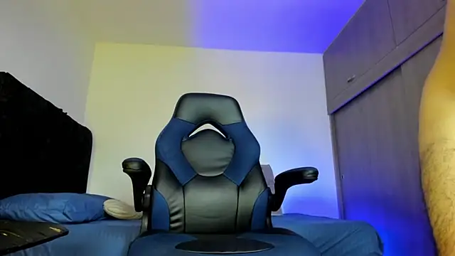 male pussy online show from October 2, 5:42 pm