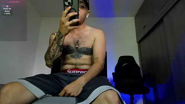 male pussy online show from April 26, 5:21 pm