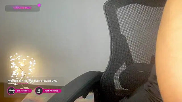 Snapshot of Tashaa chatting on January 8, 5:37 pm Tashaa online show from January 8, 5:37 pm