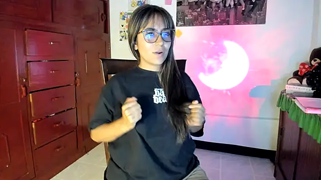 Isabellaa22 1 online show from February 10, 10:30 pm