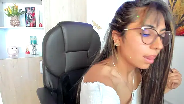 Isabellaa22 1 online show from February 18, 6:58 pm