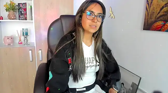 Isabellaa22 1 online show from March 11, 5:35 pm