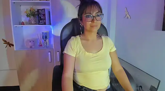 Isabellaa22 1 online show from March 19, 10:31 pm