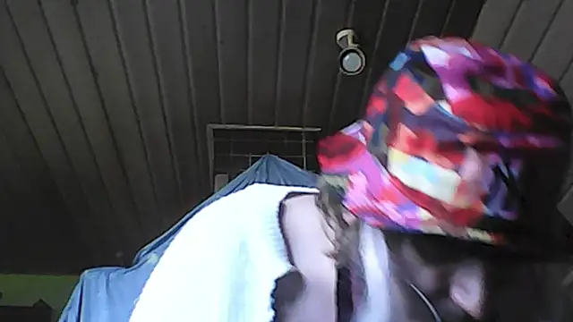 Snapshot of Family666Zombie chatting on June 6, 3:50 pm Family666Zombie online show from June 6, 3:50 pm