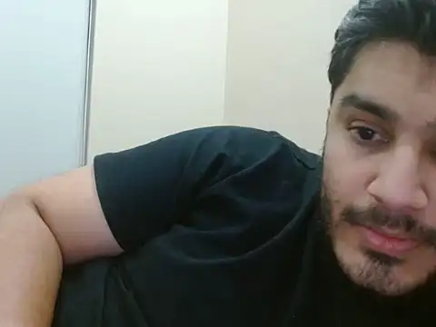 Snapshot of robintoit chatting on July 4, 6:14 pm robintoit online show from July 4, 6:14 pm