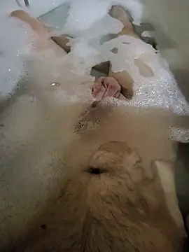 Snapshot of high_andlow420 chatting on January 17, 2:22 pm high andlow420 online show from January 17, 2:22 pm