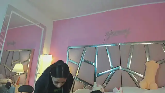 Bonniepark online show from February 12, 12:01 pm