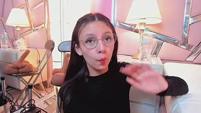 Bonniepark online show from March 19, 12:01 pm