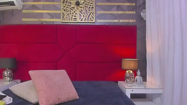 Snapshot of hanny_milf chatting on February 7, 11:45 am hanny milf online show from February 7, 11:45 am