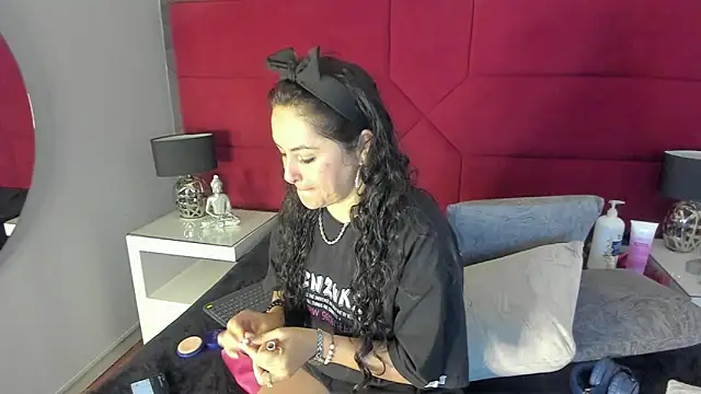 Snapshot of hanny_milf chatting on March 11, 12:06 pm hanny milf online show from March 11, 12:06 pm