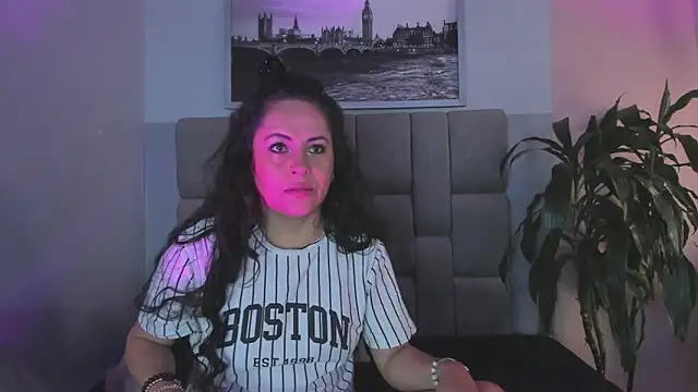 Snapshot of hanny_milf chatting on September 12, 12:27 pm hanny milf online show from September 12, 12:27 pm