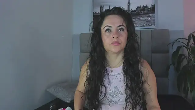 Snapshot of hanny_milf chatting on September 14, 12:26 pm hanny milf online show from September 14, 12:26 pm