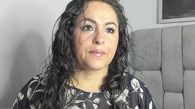 Snapshot of hanny_milf chatting on September 24, 11:46 am hanny milf online show from September 24, 11:46 am