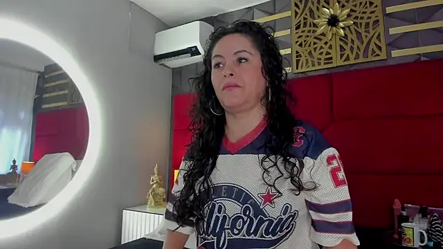hanny milf online show from May 10, 11:37 am