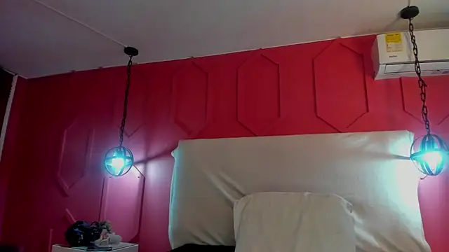 hanny milf online show from May 15, 11:39 am