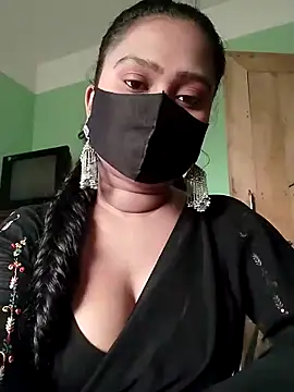 Idhika Paul online show from February 28, 10:20 am