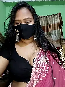 Idhika Paul online show from March 18, 8:04 pm