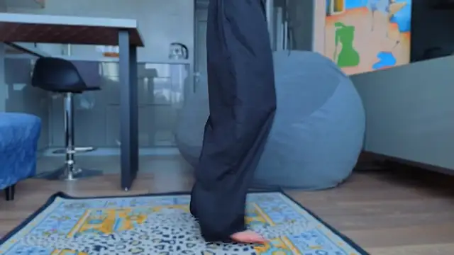 mollyyank online show from November 16, 9:15 am