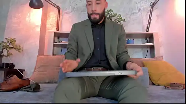 bruno woods online show from December 15, 4:22 pm