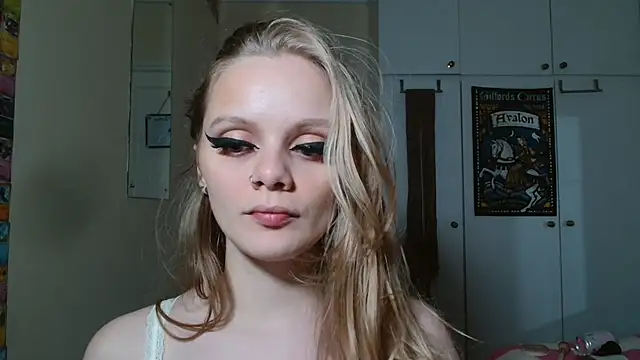 CherrysGotCakes online show from December 26, 6:43 pm