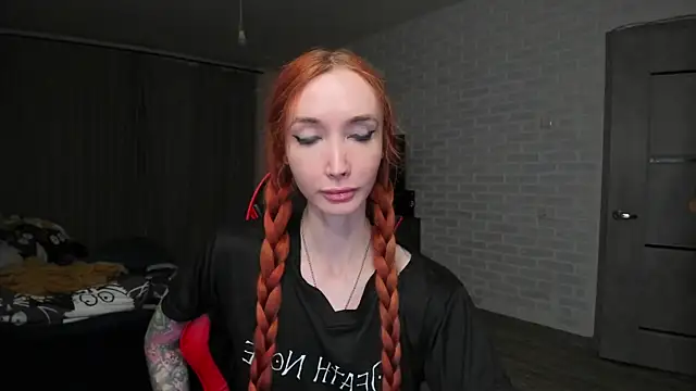 Roxy Silver online show from October 14, 4:19 pm