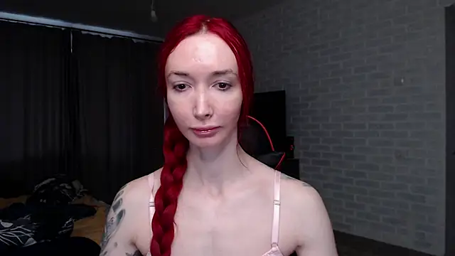 Snapshot of Roxy_Silver chatting on April 20, 8:39 am Roxy Silver online show from April 20, 8:39 am