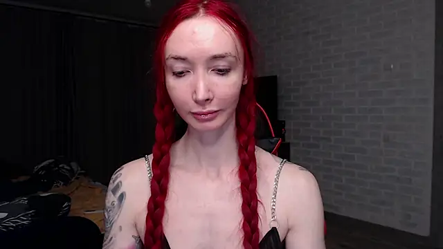Snapshot of Roxy_Silver chatting on April 21, 1:42 am Roxy Silver online show from April 21, 1:42 am