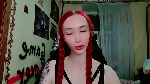 Snapshot of Roxy_Silver chatting on May 6, 7:52 pm Roxy Silver online show from May 6, 7:52 pm