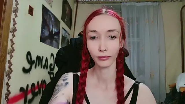 Snapshot of Roxy_Silver chatting on May 8, 8:47 pm Roxy Silver online show from May 8, 8:47 pm