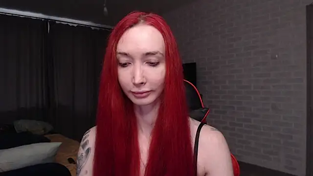 Snapshot of Roxy_Silver chatting on June 20, 9:01 am Roxy Silver online show from June 20, 9:01 am