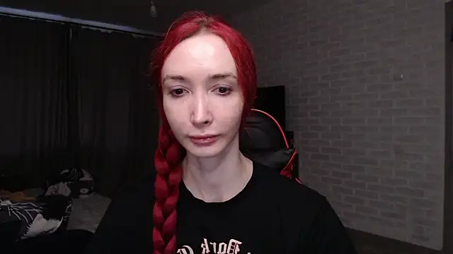 Snapshot of Roxy_Silver chatting on June 23, 12:25 pm Roxy Silver online show from June 23, 12:25 pm
