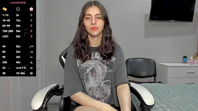 broosnica1 online show from October 28, 9:13 am