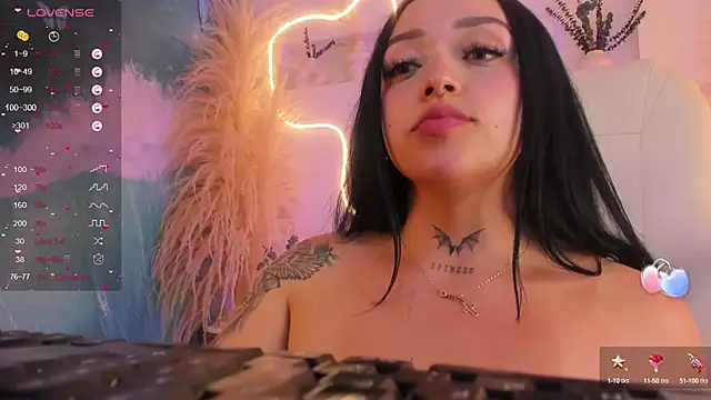 ViolettaHotLatin  online show from February 26, 11:41 am