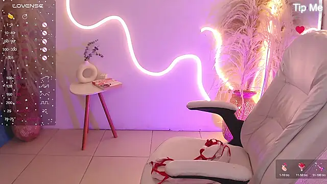 Snapshot of ViolettaHotLatin_ chatting on March 1, 12:18 pm ViolettaHotLatin online show from March 1, 12:18 pm