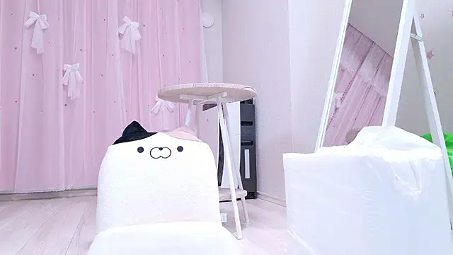 Snapshot of Ryo-sama chatting on April 1, 12:50 pm Ryo-sama online show from April 1, 12:50 pm