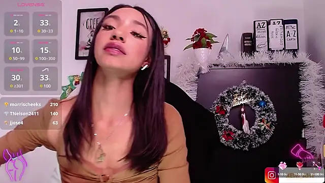 Snapshot of xenia_golden chatting on December 5, 6:11 pm xenia golden online show from December 5, 6:11 pm