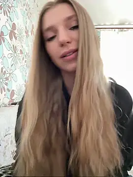 adel secret online show from May 3, 11:38 am