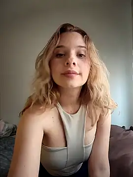 Sophy Bunny online show from December 4, 7:23 pm