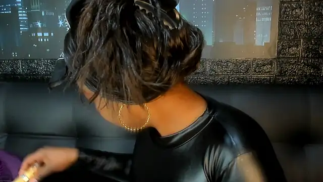 Snapshot of Charlotte__Brown_ chatting on October 21, 11:44 am Charlotte Brown online show from October 21, 11:44 am