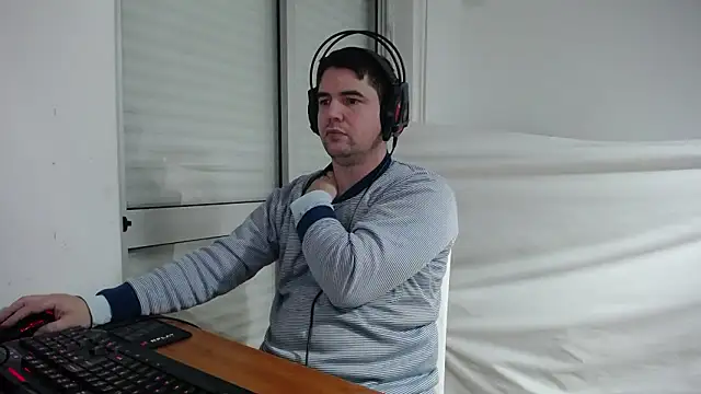 Kohaynewbie online show from January 12, 8:03 pm