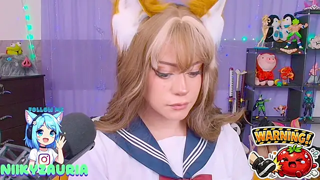 Snapshot of _niiky chatting on February 13, 12:12 pm niiky online show from February 13, 12:12 pm