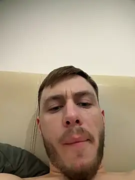 Snapshot of Julian128 chatting on February 22, 10:42 pm Julian128 online show from February 22, 10:42 pm